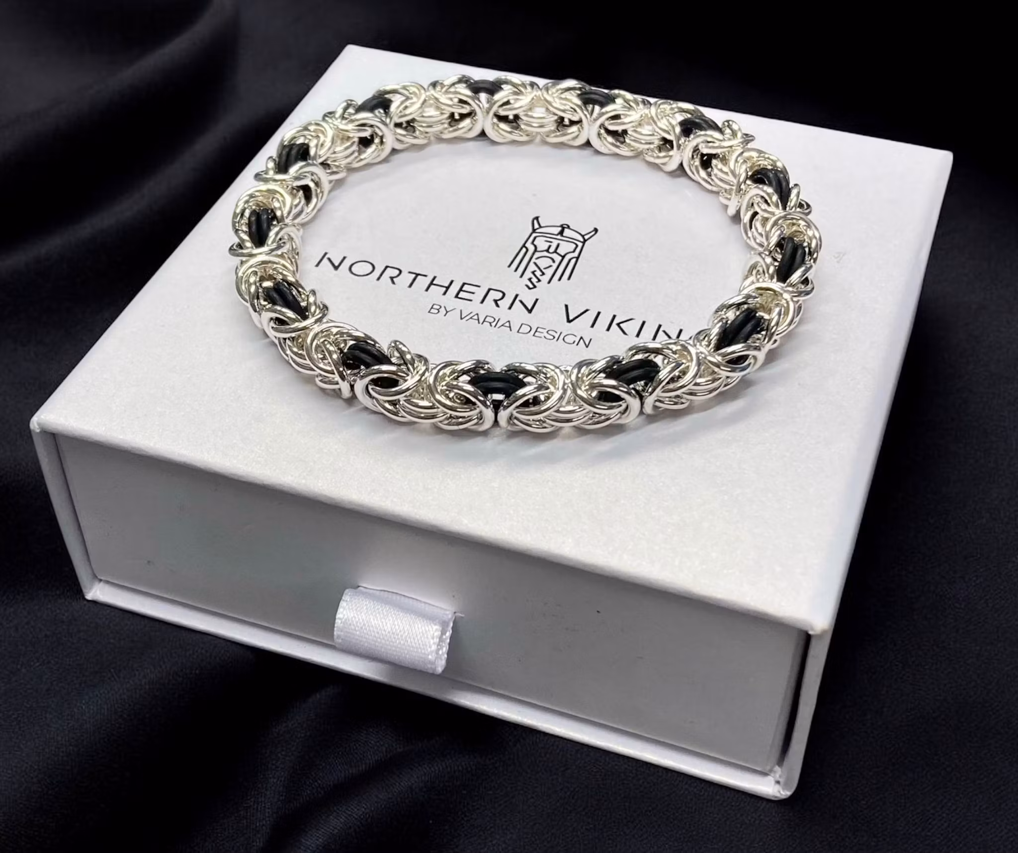 Armband Kungslänk i 925 silver med gummi detaljer