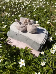 Stickad filt - Lovely