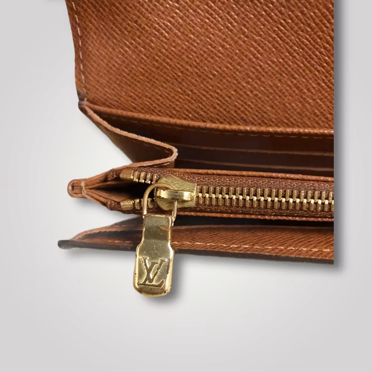 Louis Vuitton Pre-owned Zarah Wallet Monogram-SH2021-250