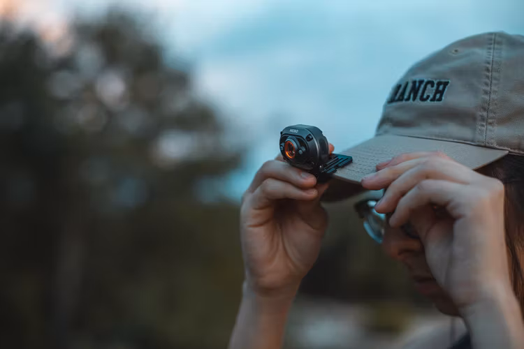 NEBO Mycro pannlampa/Kepslampa, 400 Lumen - Demoex