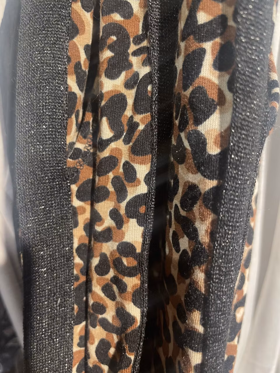 Oui byxa leopard