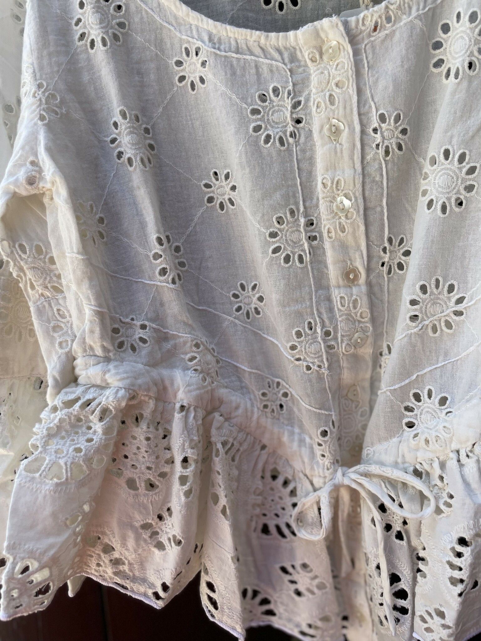 Gossip blus " Dove " Broderi Anglais , Straw