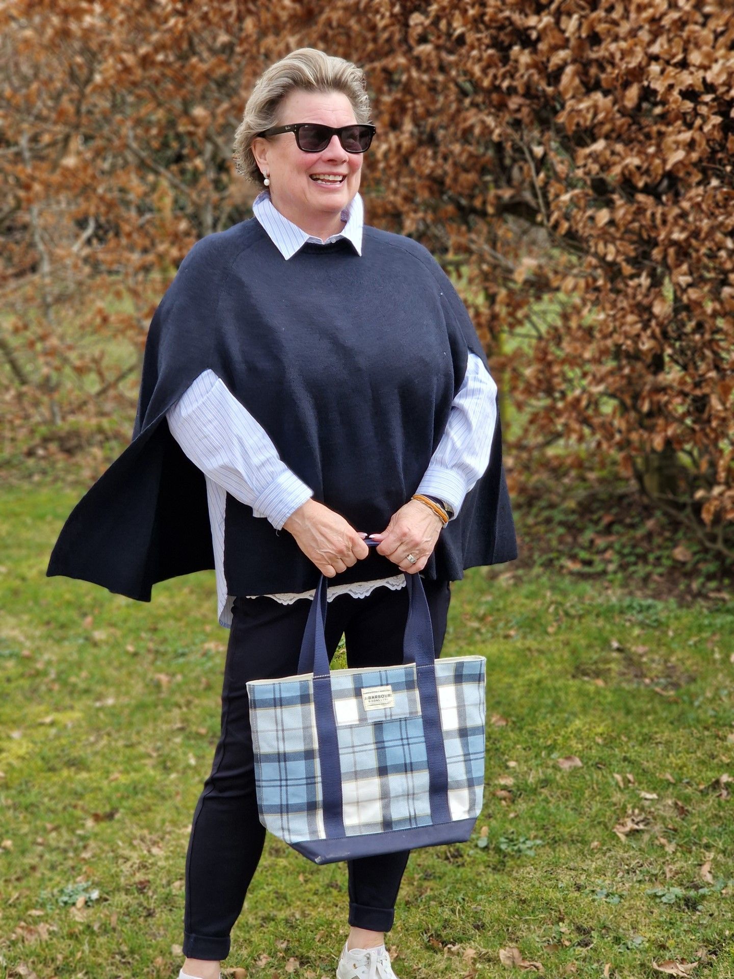 8Design Cape , Marinblå