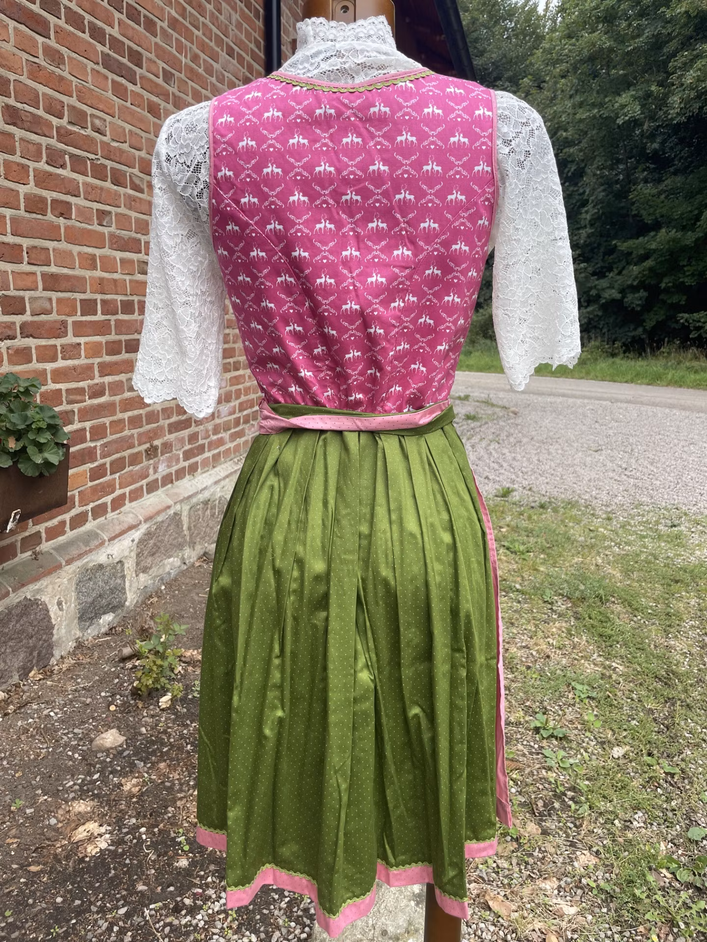 Ramona Lippert " Rosa hjortar " , Rosa / grön