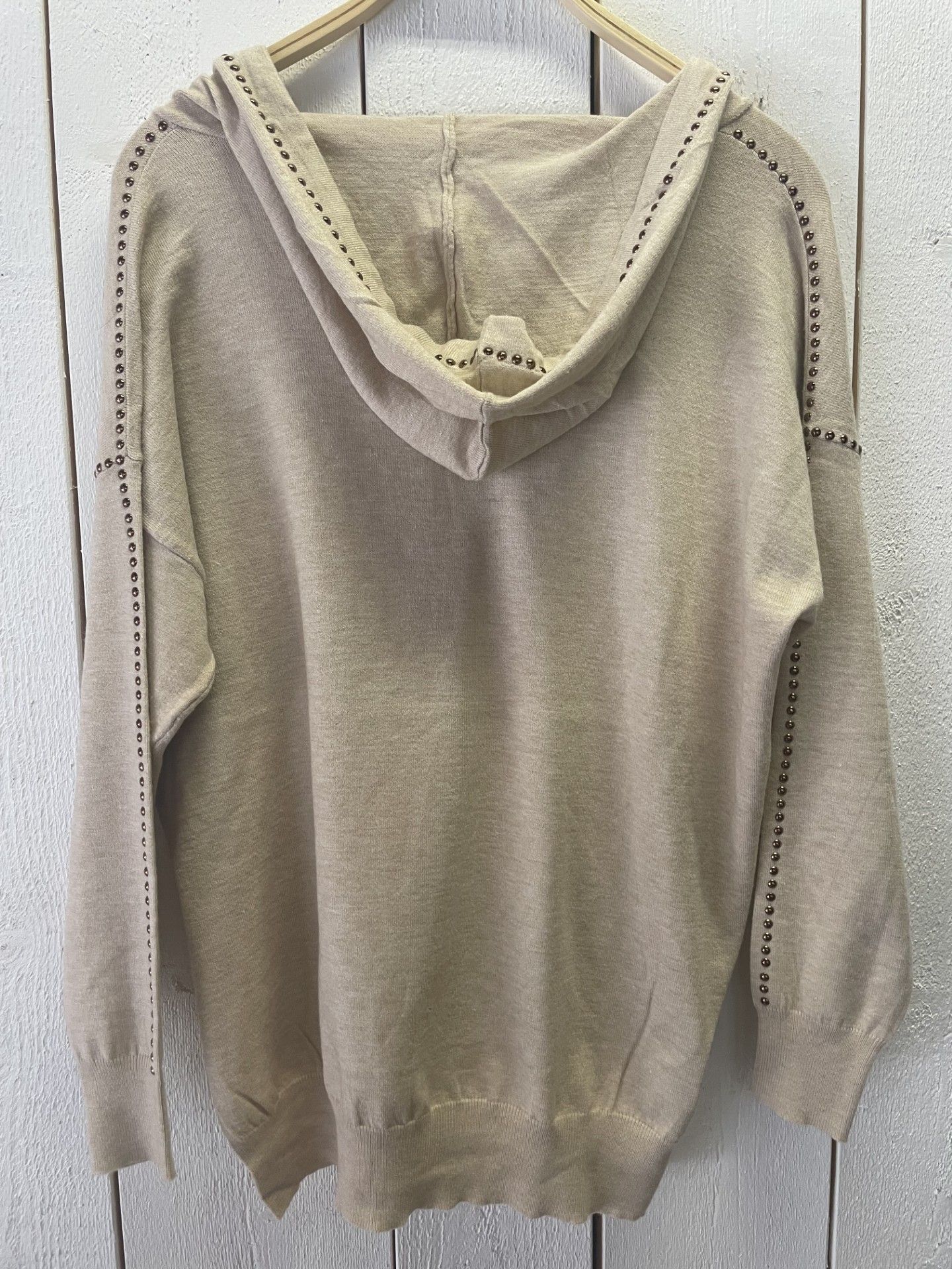 ANANKE "Luvtröja nitar" , Beige