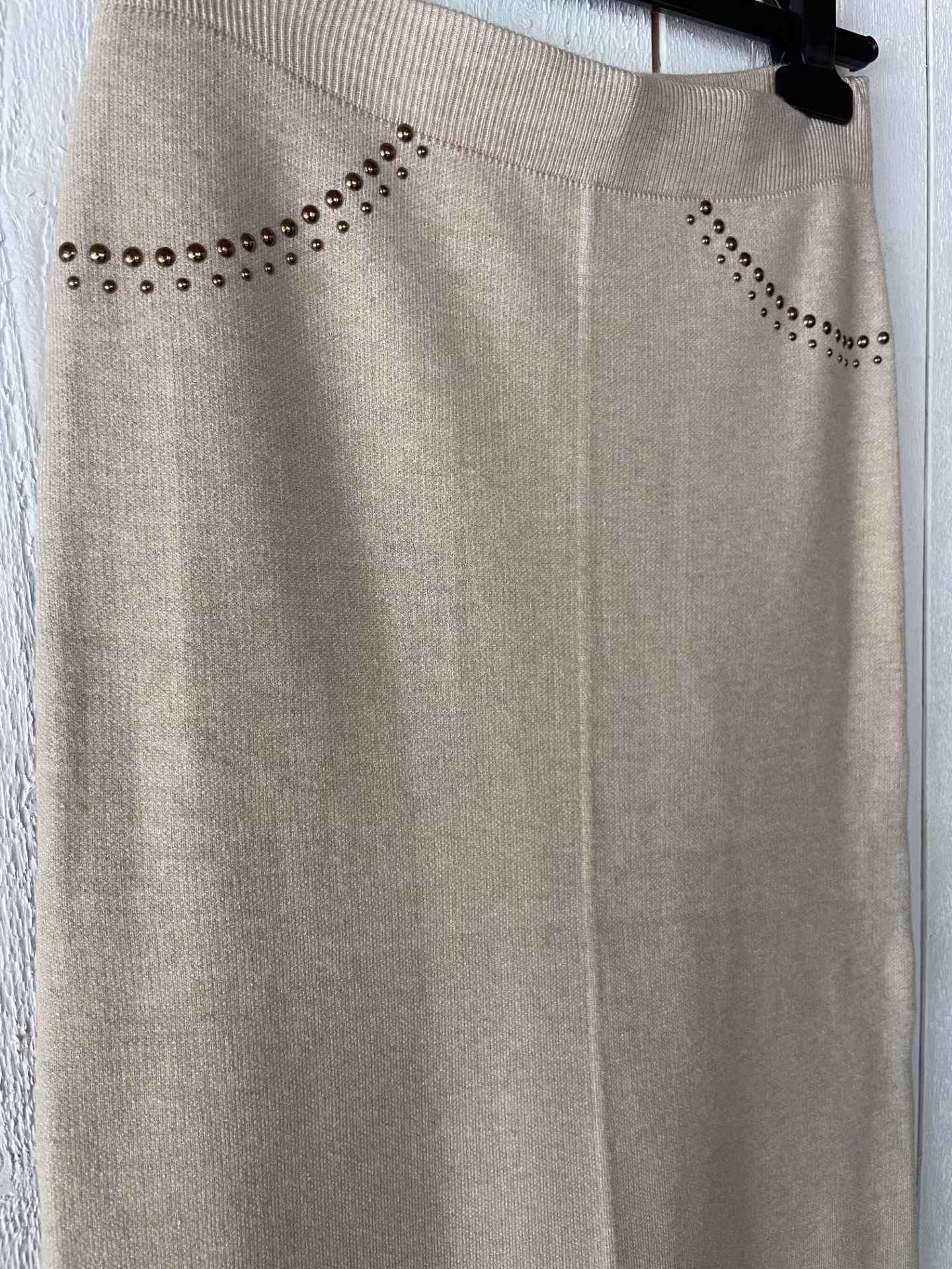 ANANKE kjol med nitar o slits , Beige