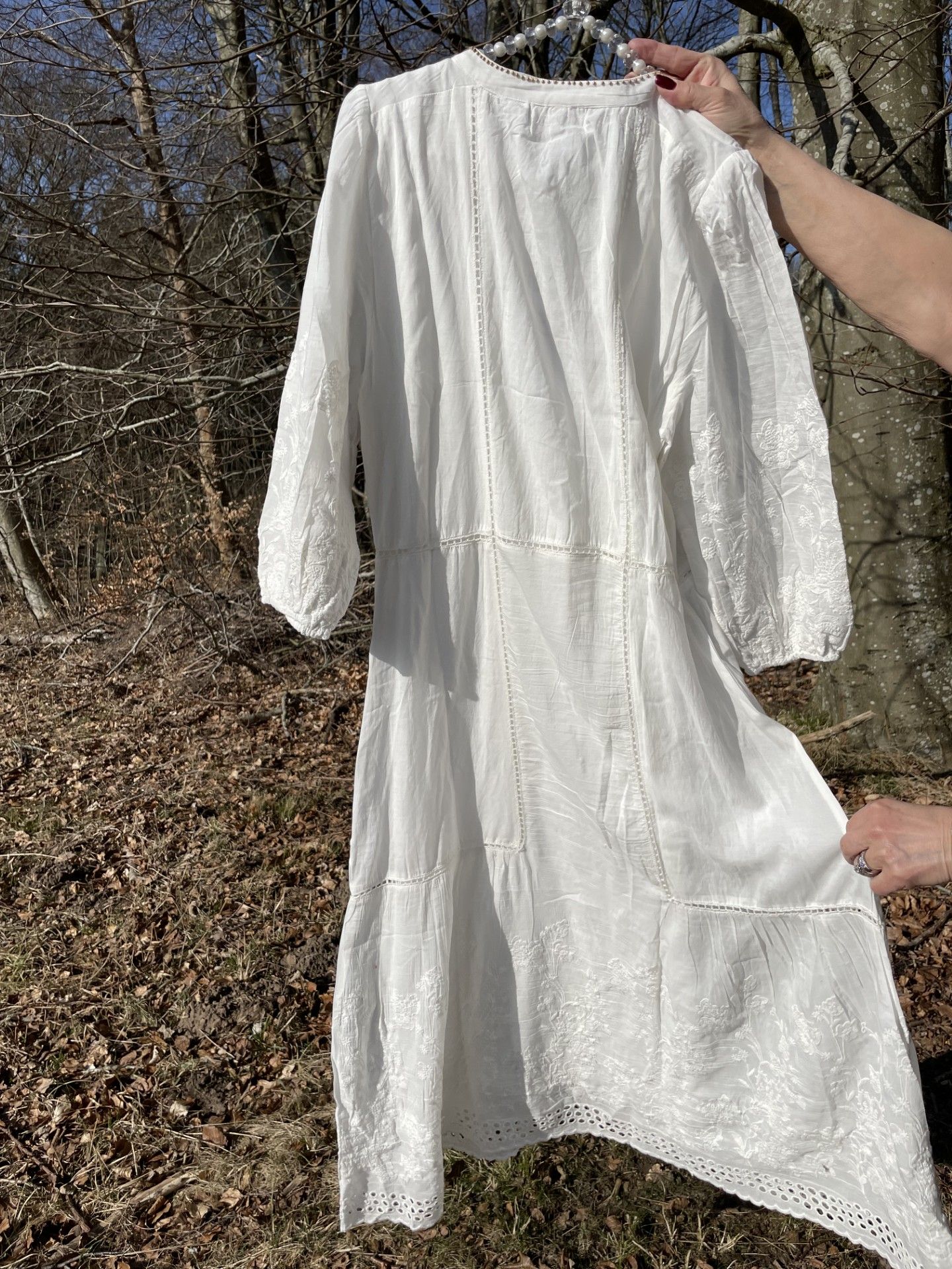 Fuego klänning " broderi & pärlor " , Off white