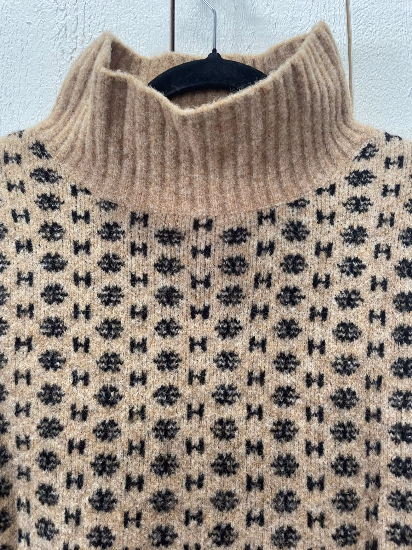 HÉST Väst " Logo " , Beige