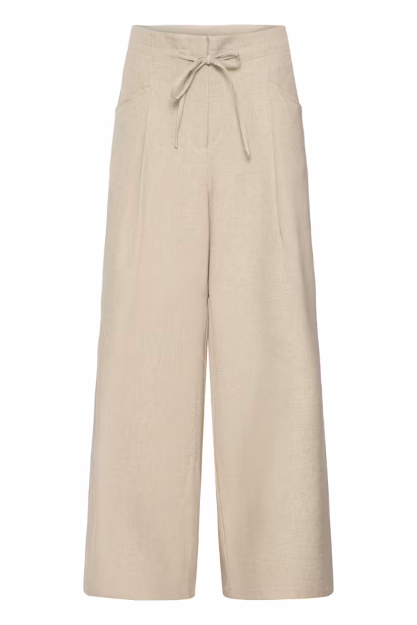 ICHI Byxa " IHESTIPO " , tree house