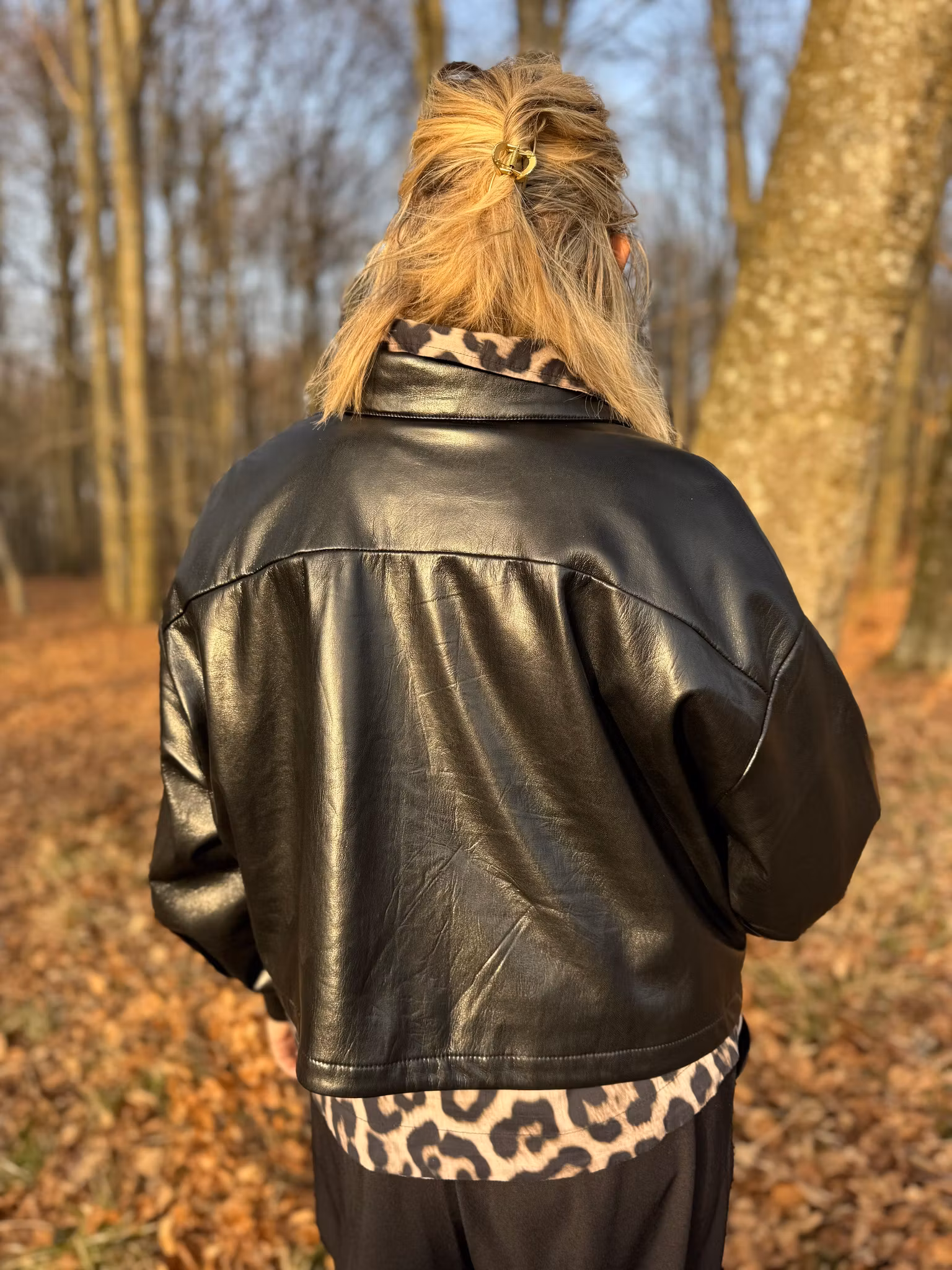 Oui " vegansk skinnjacka " , svart