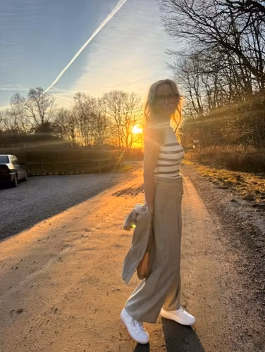 ICHI Byxa " IHESTIPO " , tree house