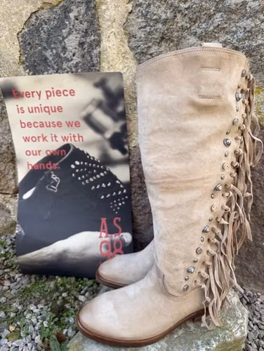 A.S 98 Moccastövlar med fransar o nitar