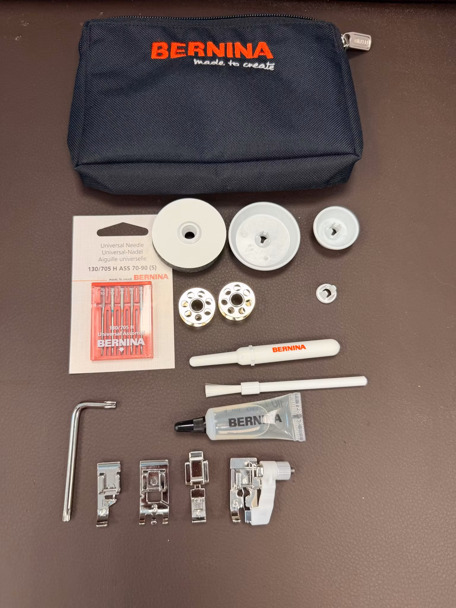 Bernina B215 | Begagnad (Väska medföljer)
