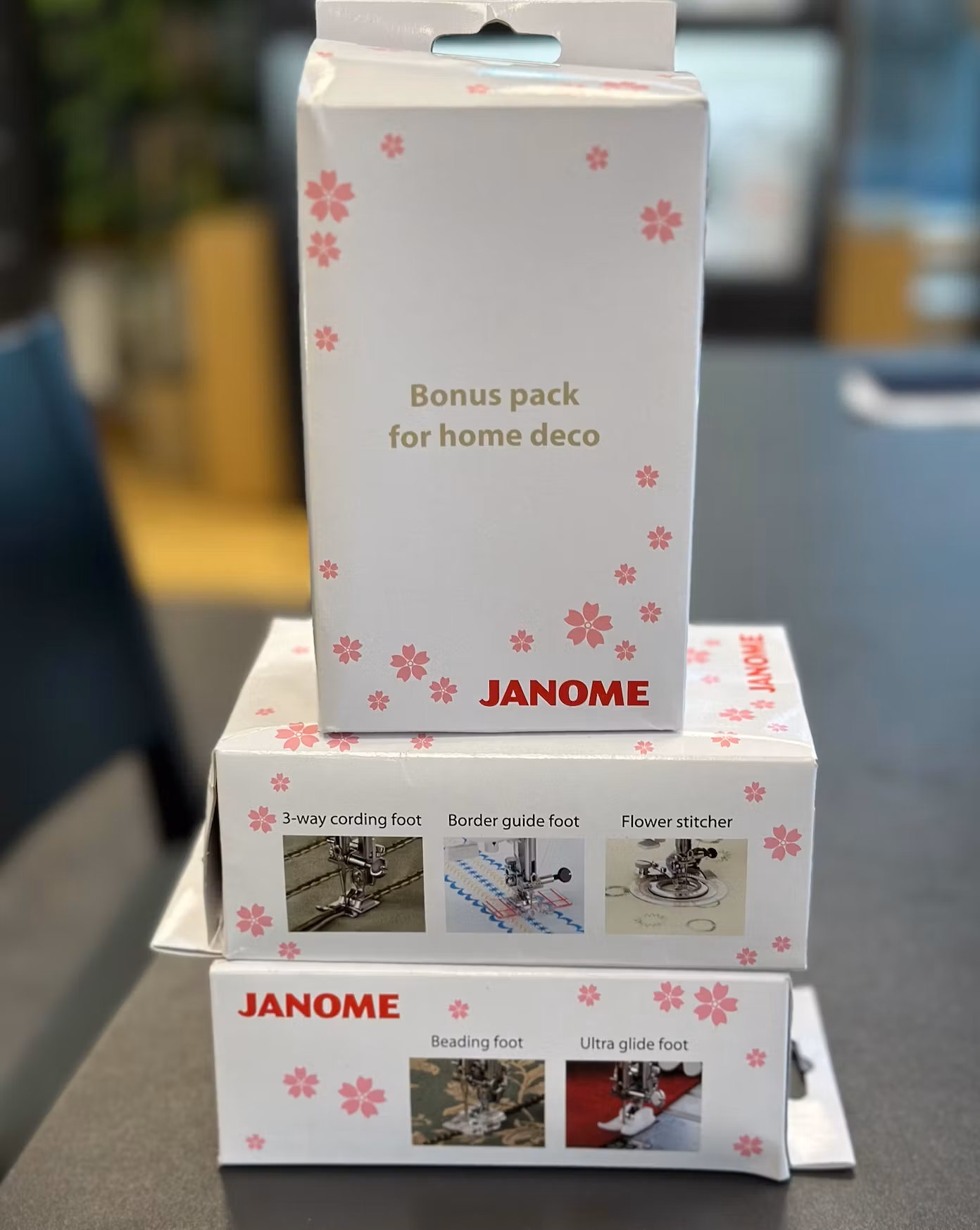 Janome Embla + extra pressarfötter Demoex