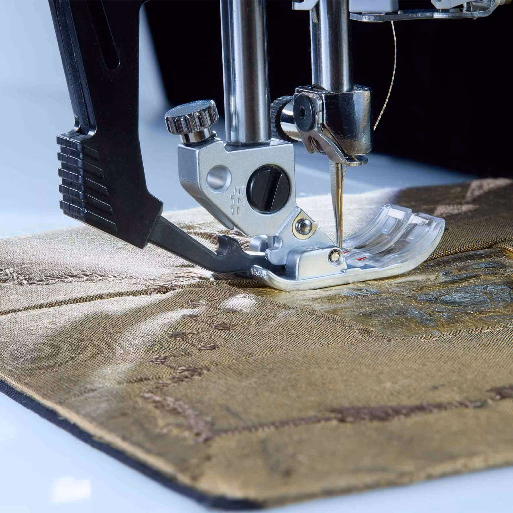 Pfaff expression™ 725