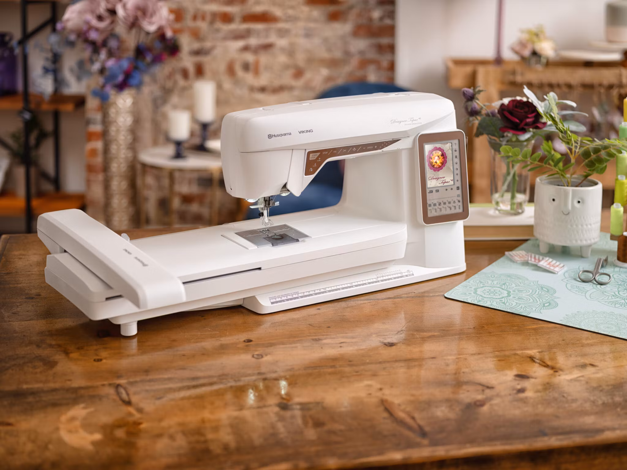 Husqvarna DESIGNER TOPAZ™ 40 inkl brodérmodul
