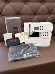 Bernina B215 | Begagnad (bord medföljer samt mjuk huv)