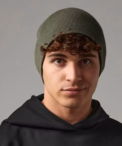 Two-tone pull-on beanie