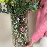 Vas/ljuslykta med handmålade blommor