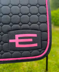 Equiline Hoppschabrak med E-Logga Svart/Rosa
