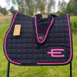 Equiline Flughuva Loop med E-Logga Svart/Rosa