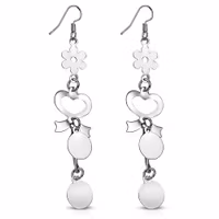 Örhängen med vackert hänge