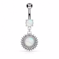 Navelpiercing med två opalstenar och hänge