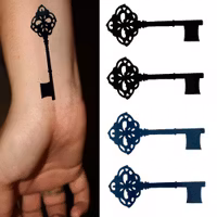 Stick on tatueringar med nycklar