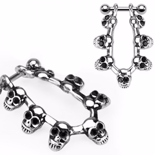 Helix piercing med döskallar