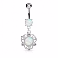 Navelpiercing med glittriga opalstenar och Cz