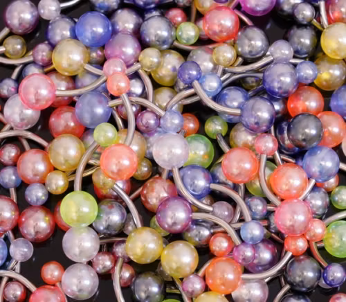 Navelsmycke med pärlor