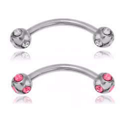 Ögonbrynspiercing med många ädelstenar