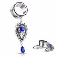 Tunnel med hänge och blå stenar