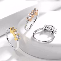 Näs/Daith ring med tre stenar