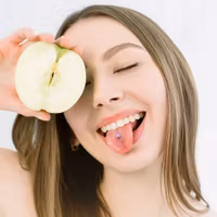 Tungpiercing med opal