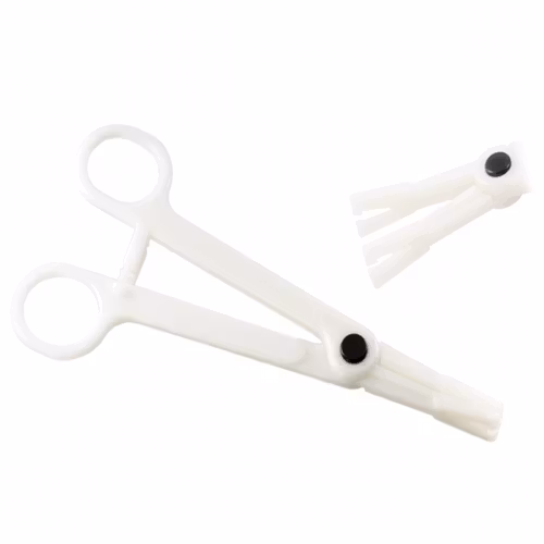 Trekantig forceps med öppning