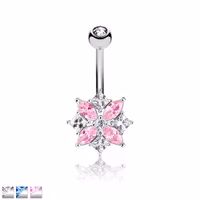 Navelpiercing med vacker blomma