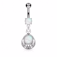 Navelpiercing med ornament och opalsten