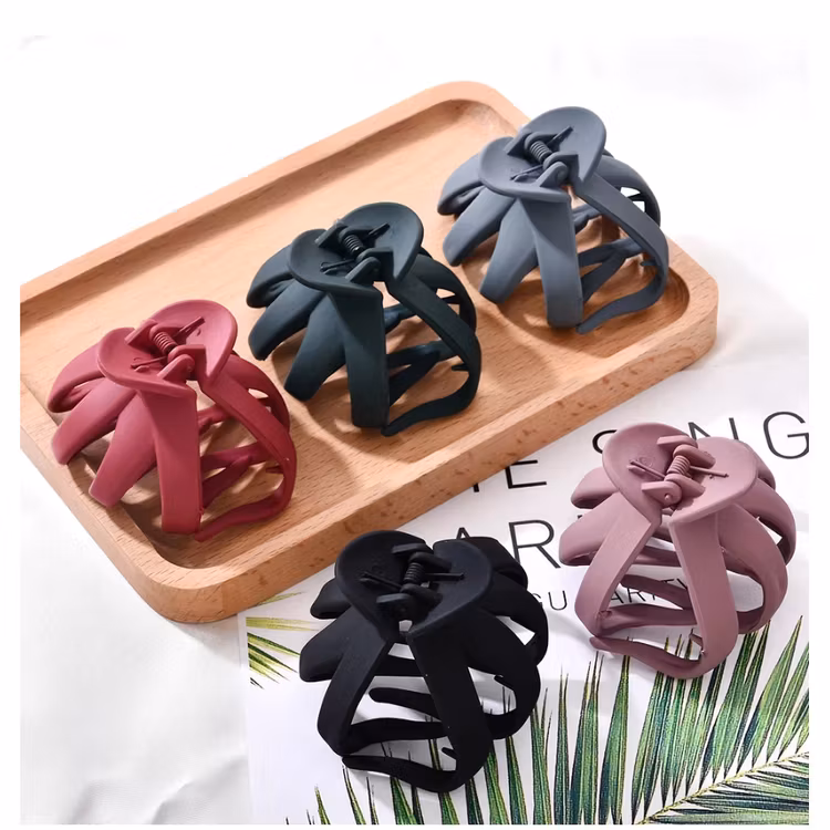 Hårklämmor i matt färg