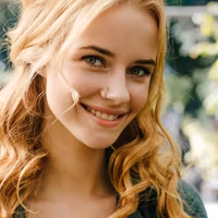 Näsring med hjärtan och ädelstenar