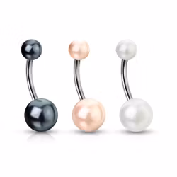 Navelpiercing med pärlor