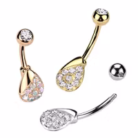 Navelpiercing glittrig vattendroppe