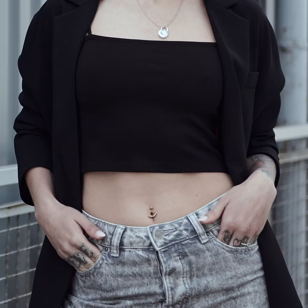 Navelpiercing ädelstensvåg