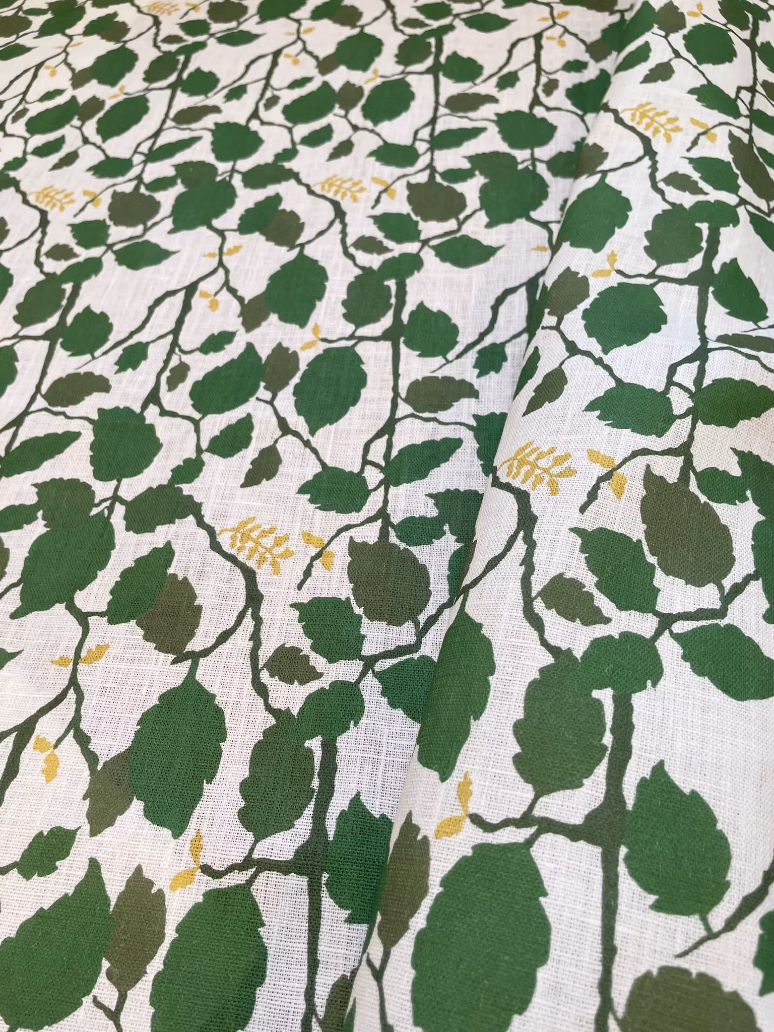 TYG BJÖRKLÖV, FABRIC. PRICE FOR 1/2 METER.