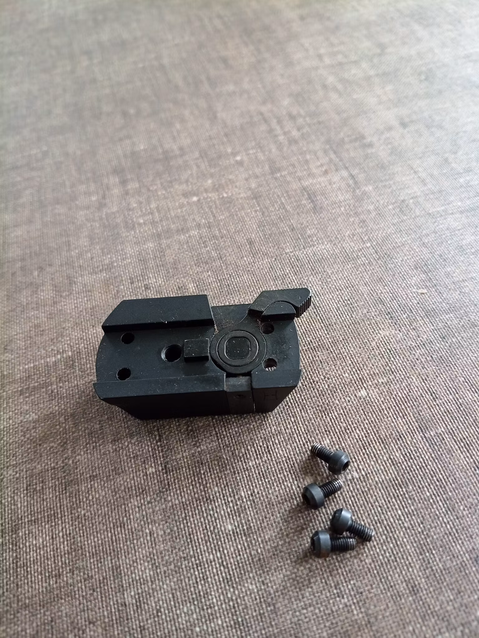 Henneberger montage för Aimpoint Micro H1/H2