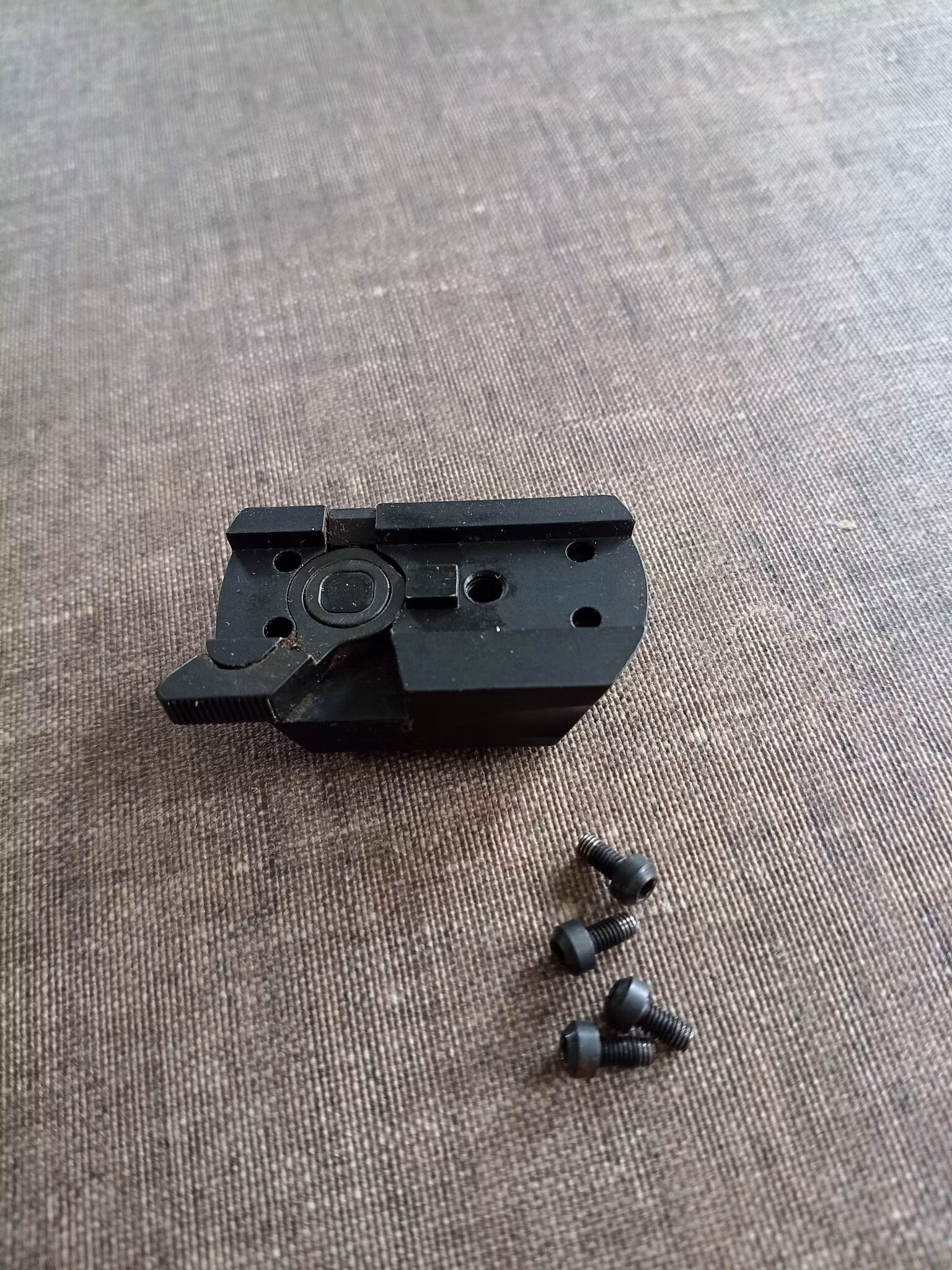 Henneberger montage för Aimpoint Micro H1/H2