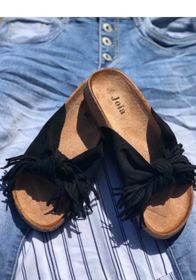 Svart Sandal med roset fransig