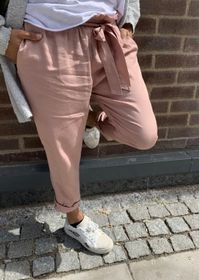 Byxa med knyte i midjan Rosa