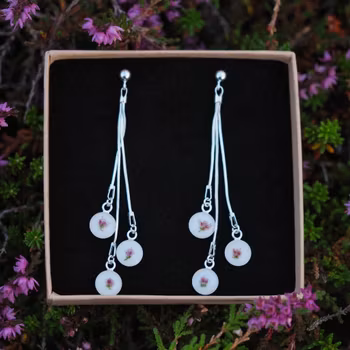 Røsslyng Hvit Øredobber Trippel 8mm