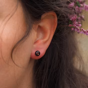 Røsslyng Svart Øredobber Studs 6mm